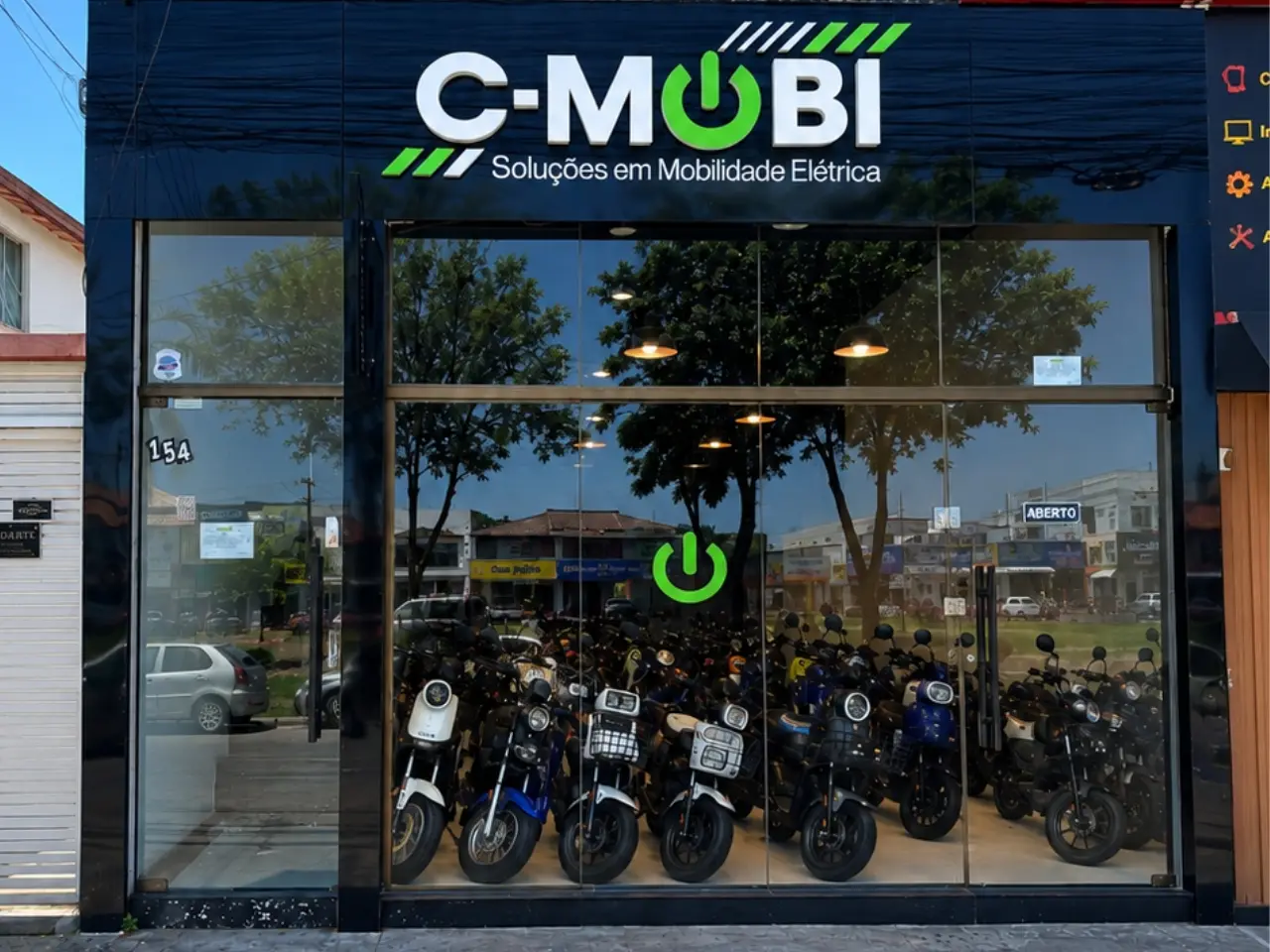Fachada da loja C-MOBI em Rio das Ostras
